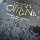 Good Omens: The Official (and Ineffable) Graphic Novel - Dust Jacket & Slipcase Edition